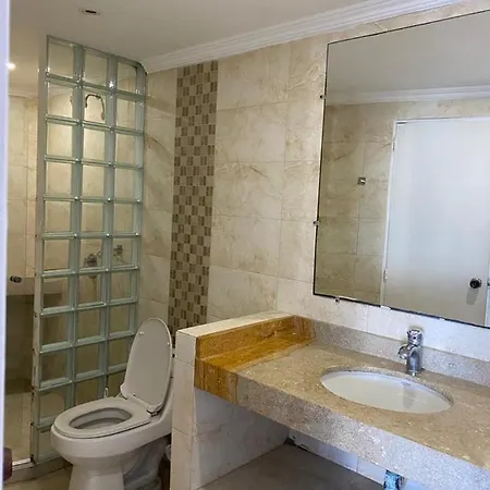 Apartamento Aparta-estudio Con Vista Al Mar, Edificio Nuevo Conquistador